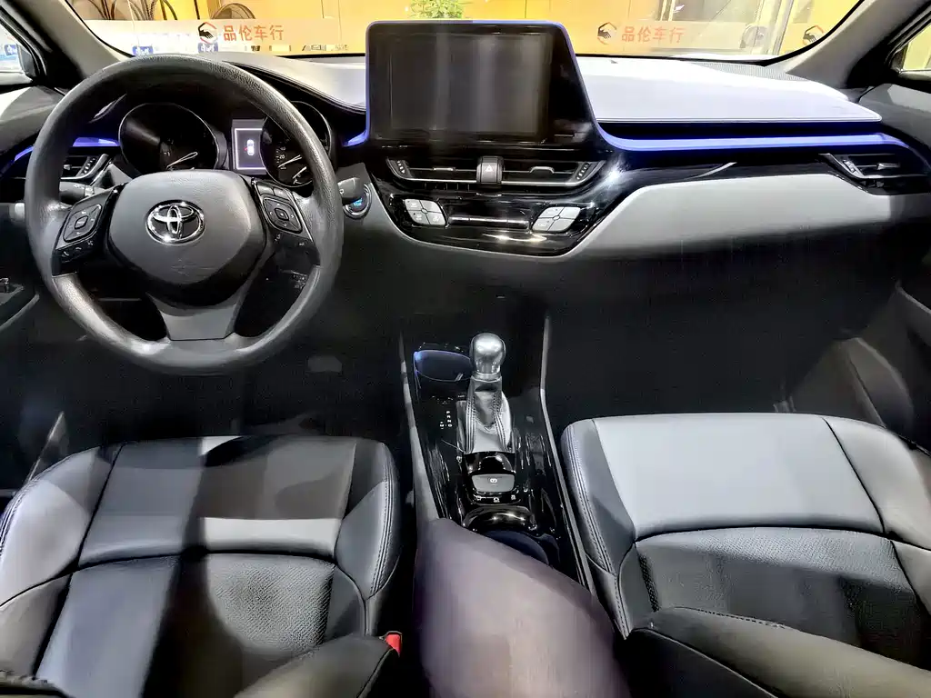 Toyota C-HR — фото 5