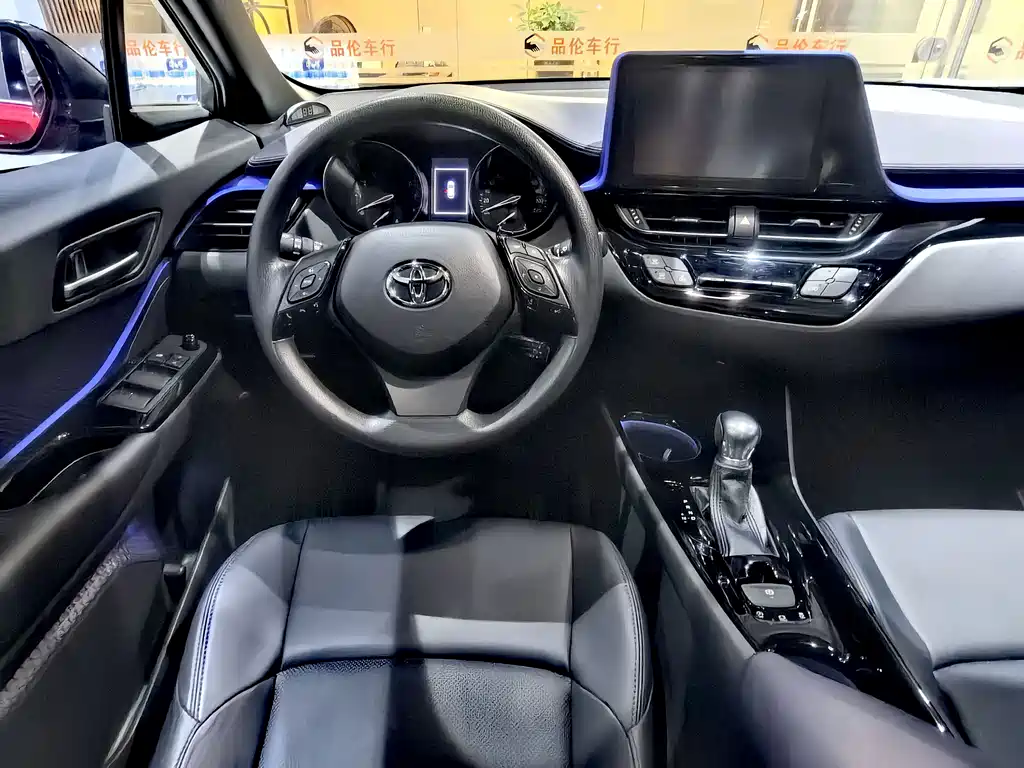 Toyota C-HR — фото 7