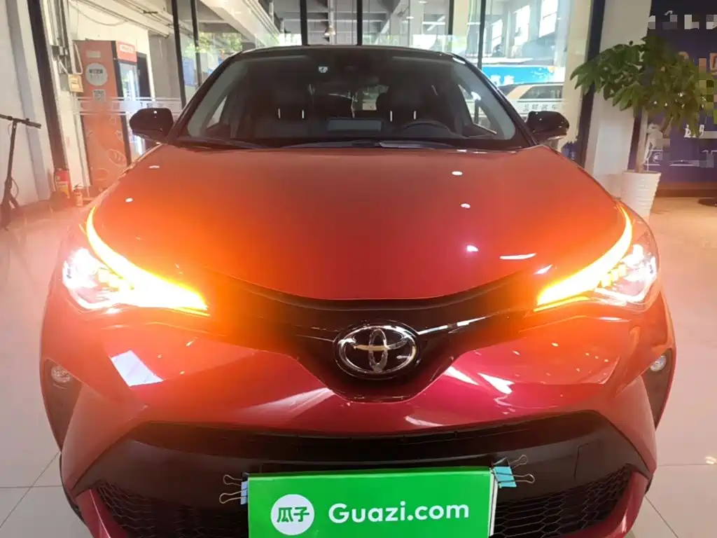 Toyota C-HR — фото 3