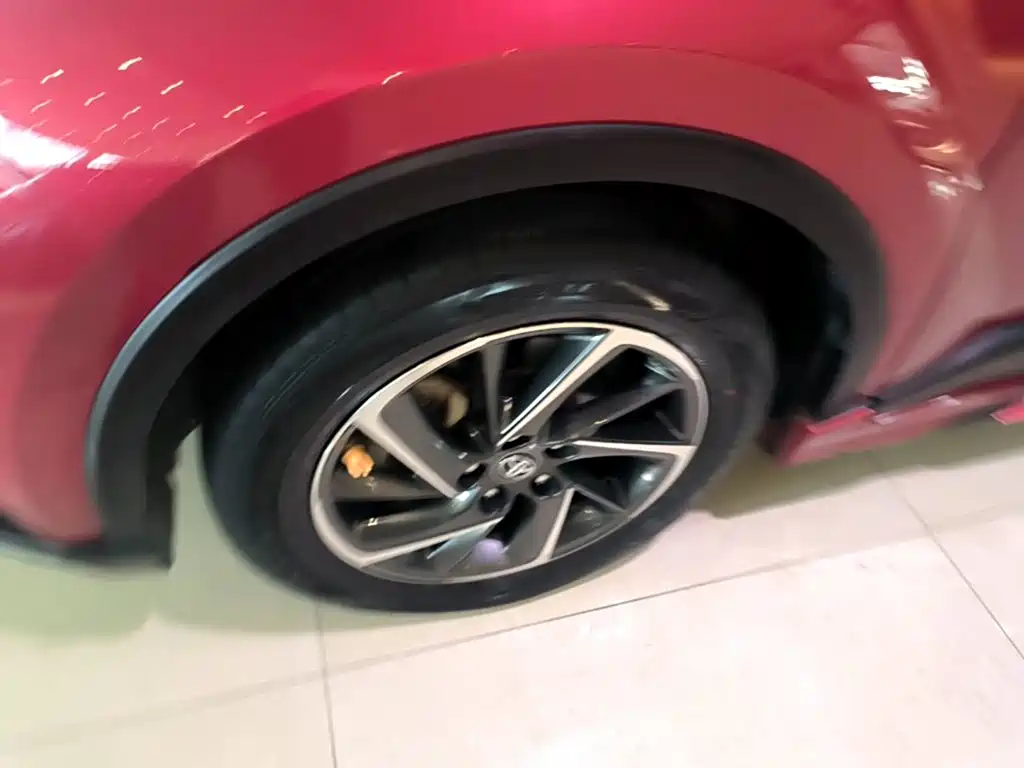 Toyota C-HR — фото 23