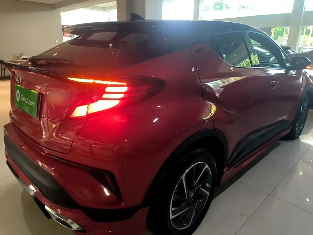 Toyota C-HR — фото 7