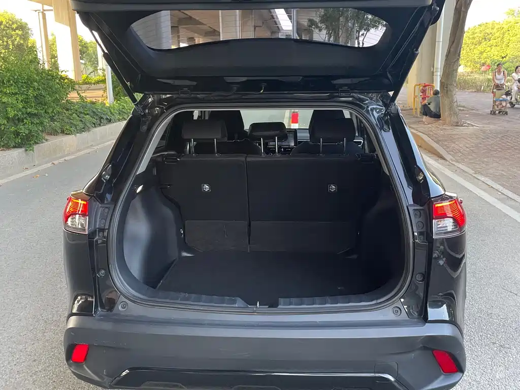 Toyota Corolla Cross — фото 17