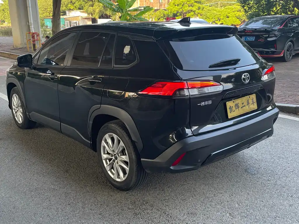 Toyota Corolla Cross — фото 10