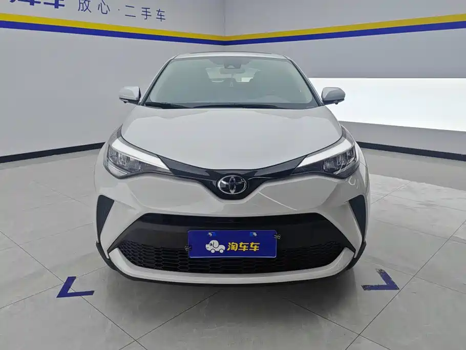 Toyota C-HR — фото 2