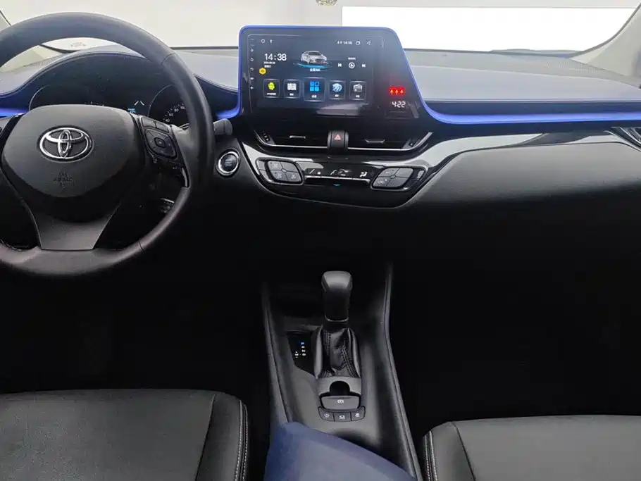 Toyota C-HR — фото 16