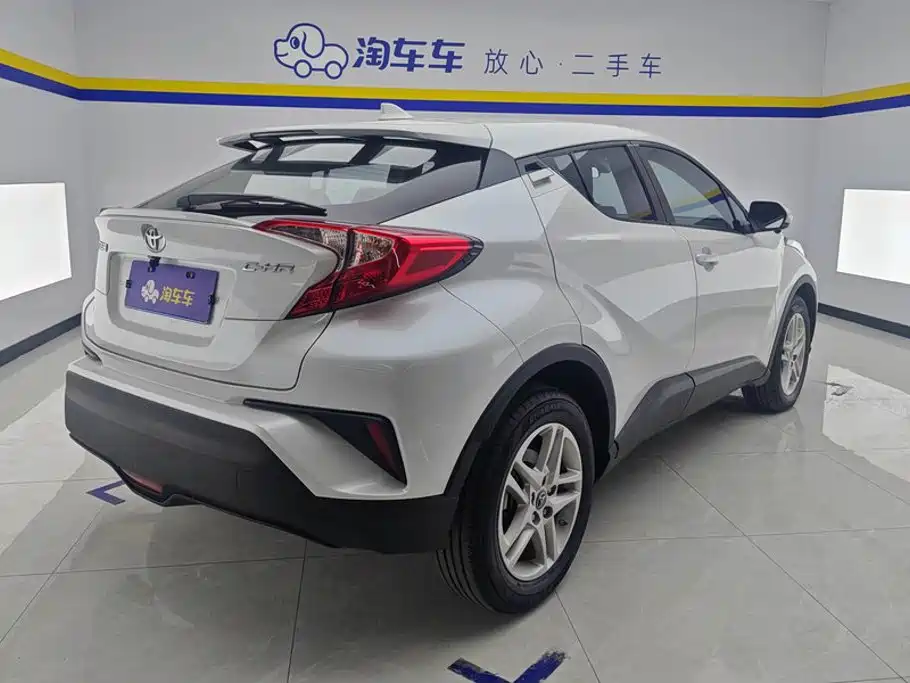 Toyota C-HR — фото 3