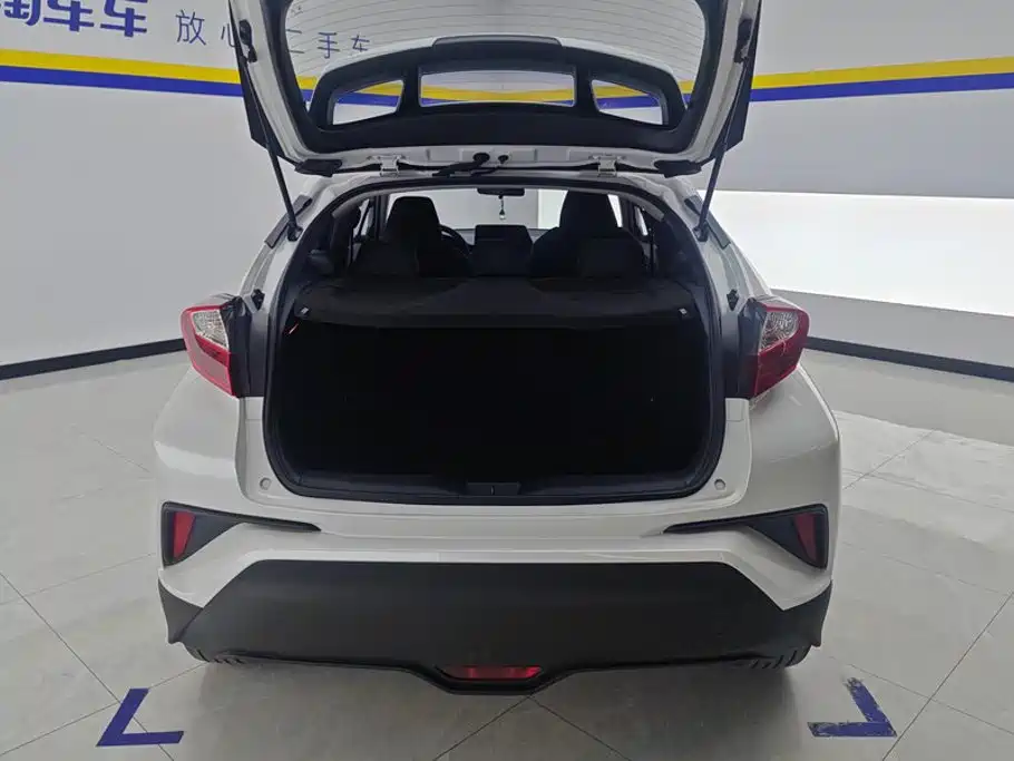 Toyota C-HR — фото 4