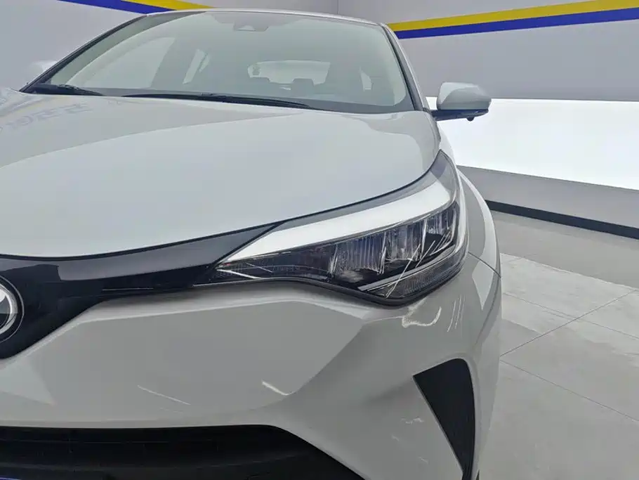 Toyota C-HR — фото 5