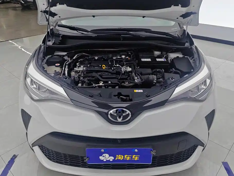 Toyota C-HR — фото 10