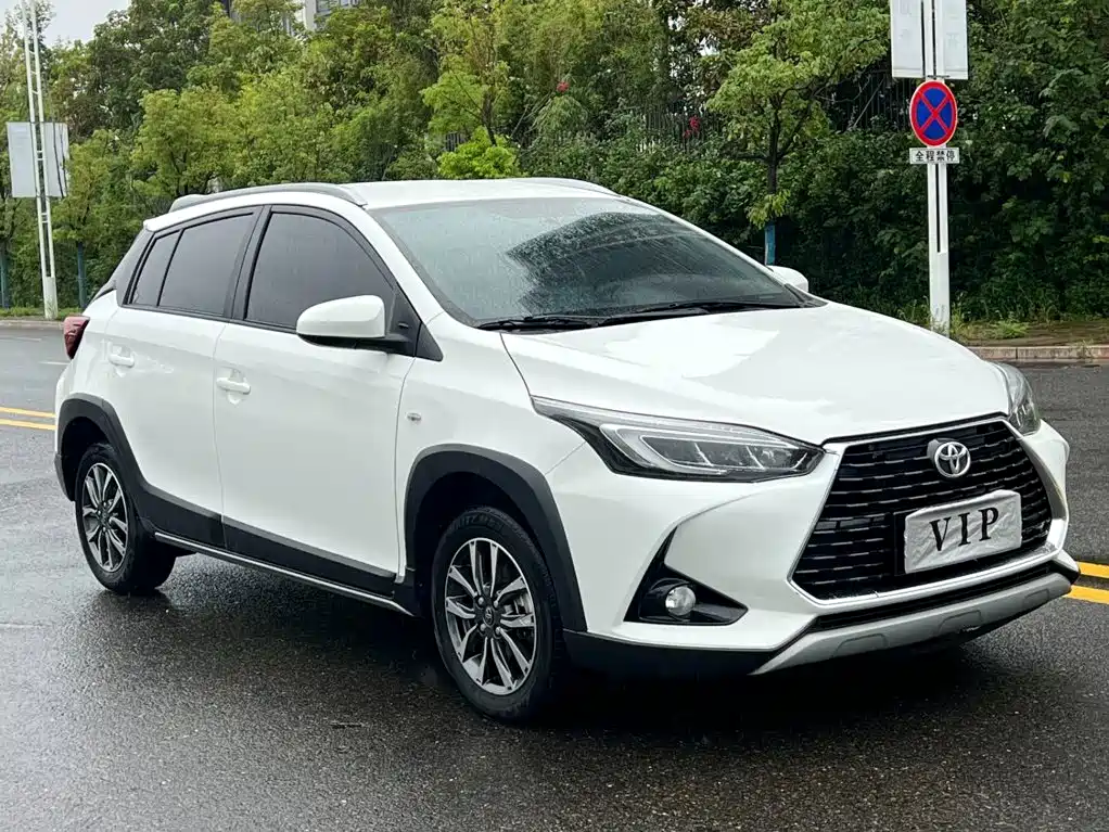 Toyota Yaris L — фото 3