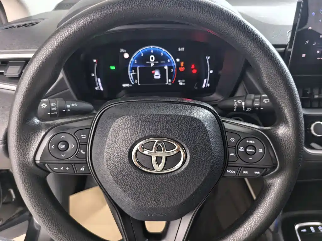Toyota Corolla Cross — фото 11