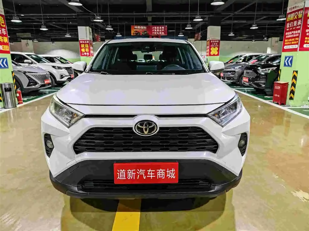 Toyota RAV4 — фото 2