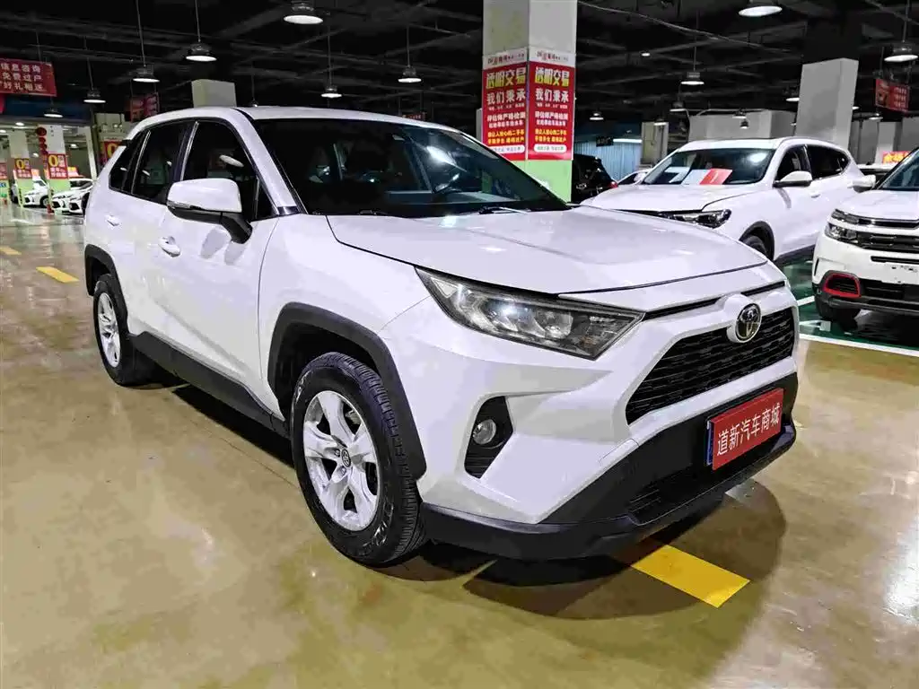 Toyota RAV4 — фото 3