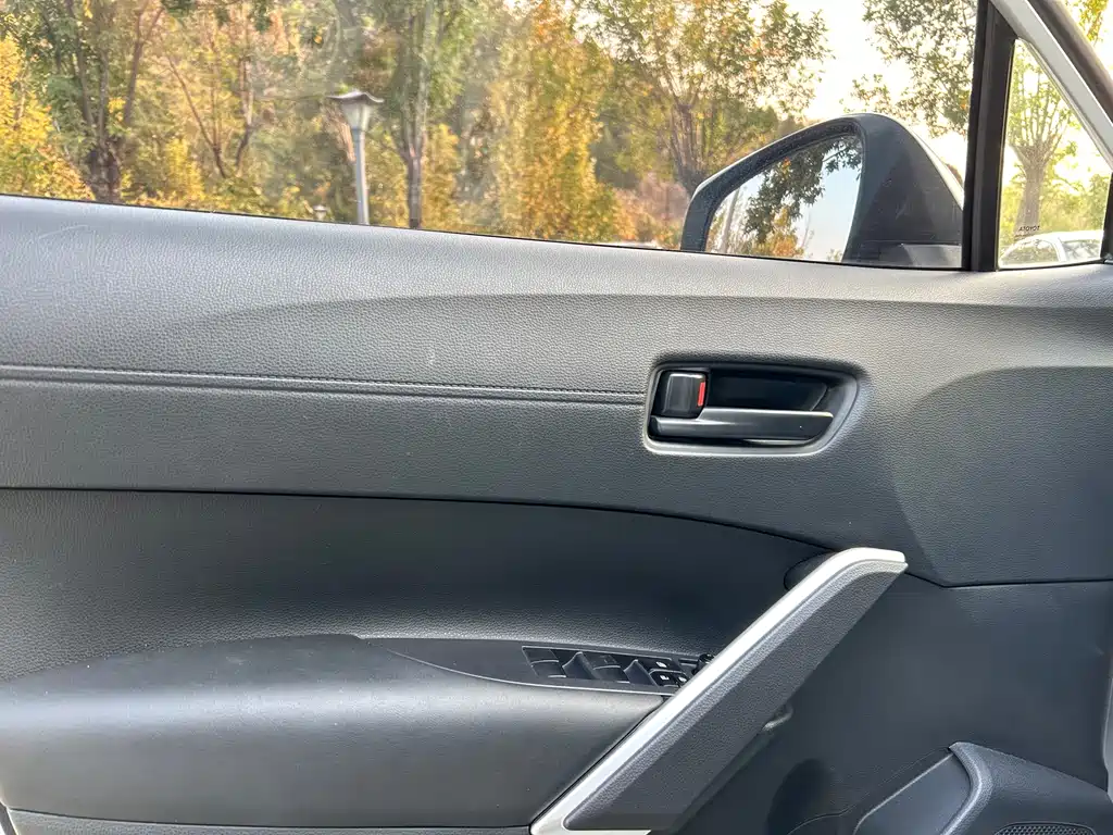 Toyota Corolla Cross — фото 4