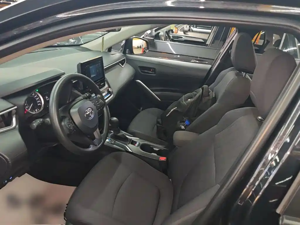 Toyota Corolla Cross — фото 15