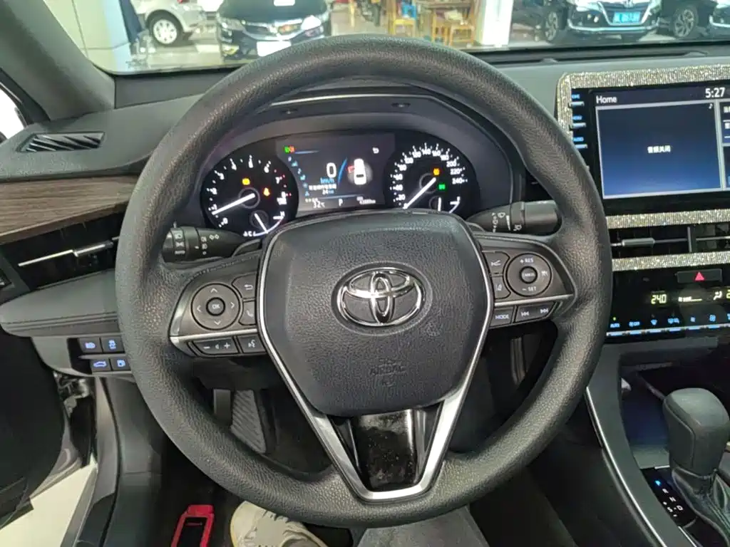 Toyota Avalon — фото 11