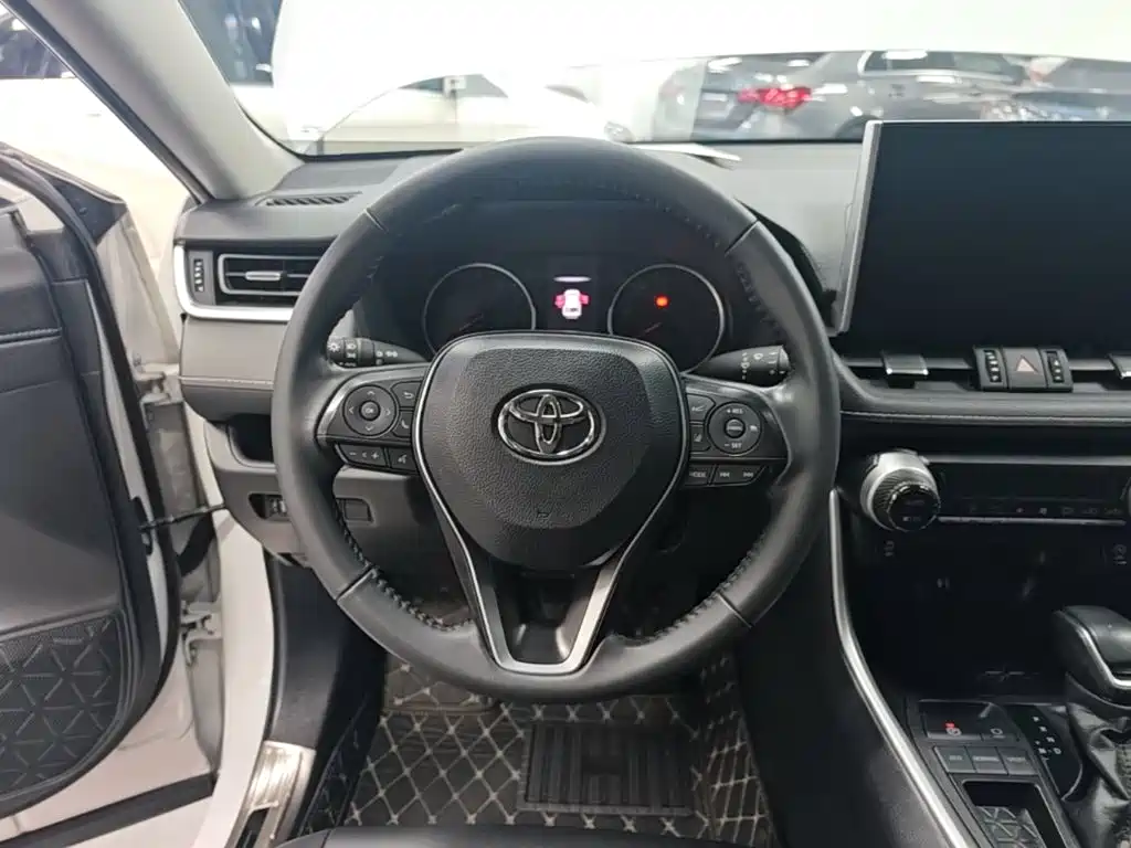 Toyota Wildlander — фото 11
