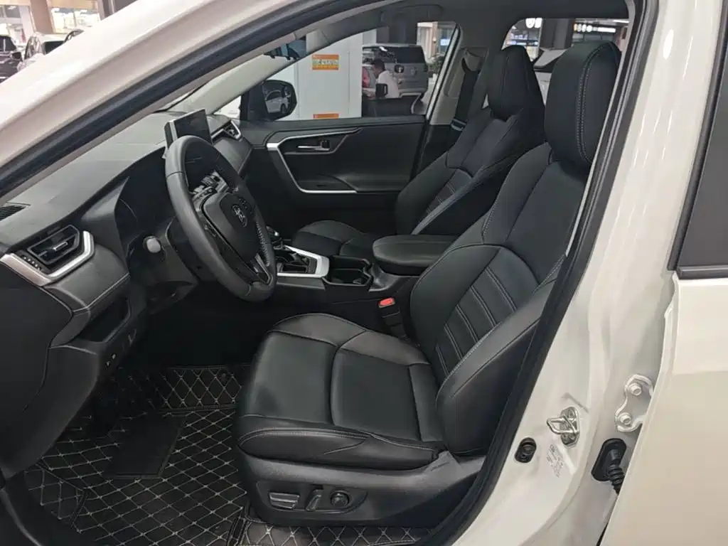 Toyota Wildlander — фото 15