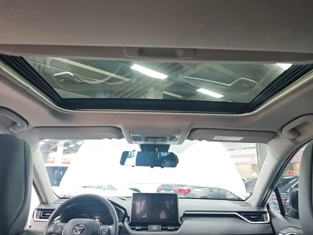 Toyota Wildlander — фото 18