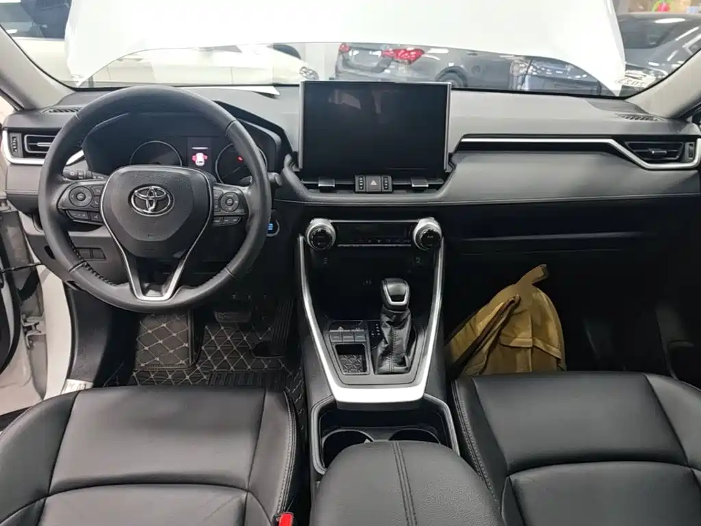 Toyota Wildlander — фото 10