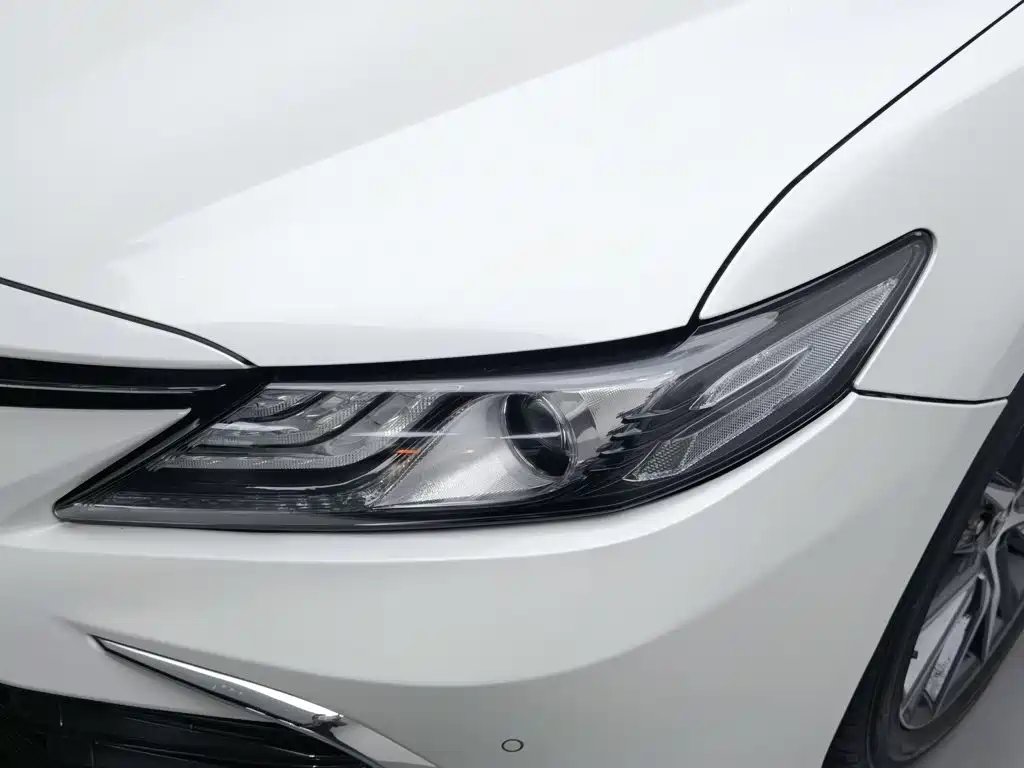 Toyota Camry — фото 7