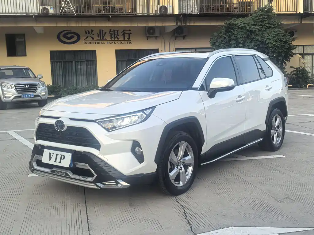Toyota RAV4 — фото 2