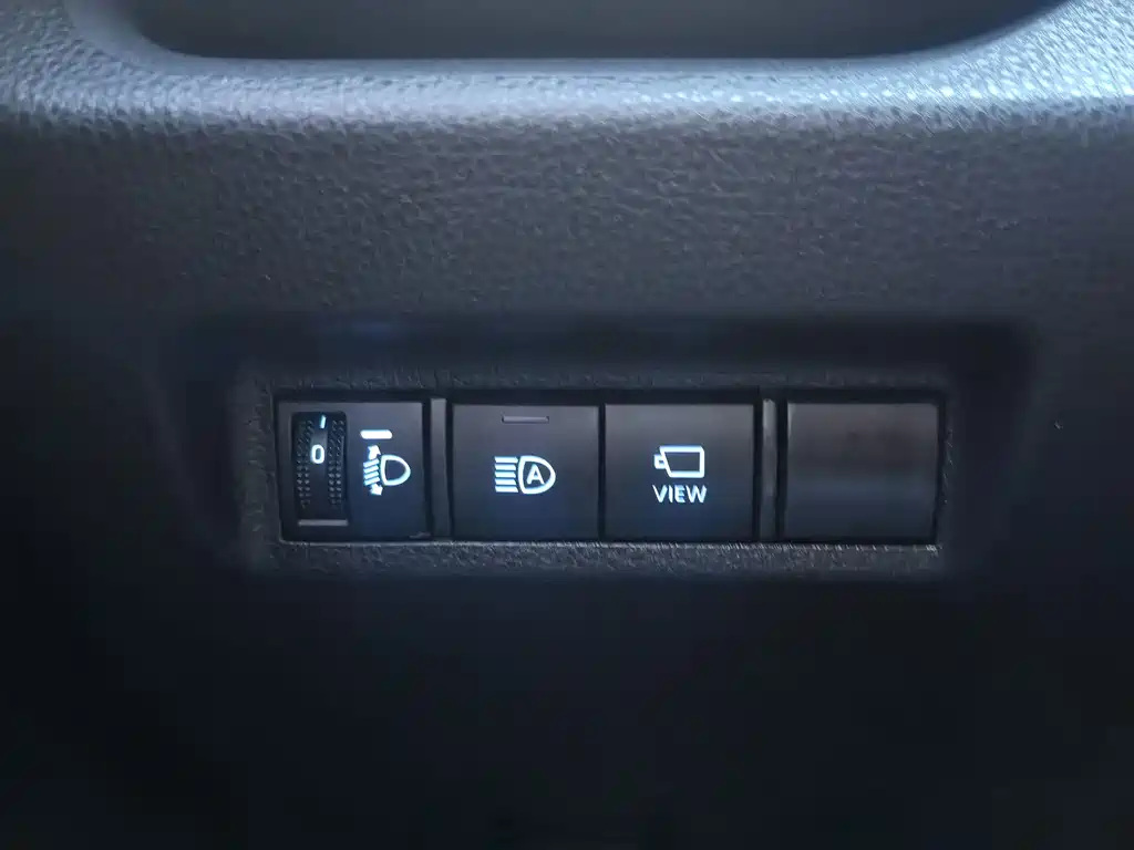 Toyota RAV4 — фото 27