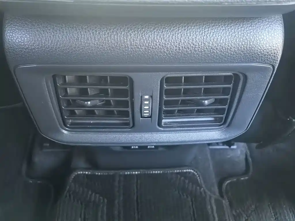 Toyota RAV4 — фото 28