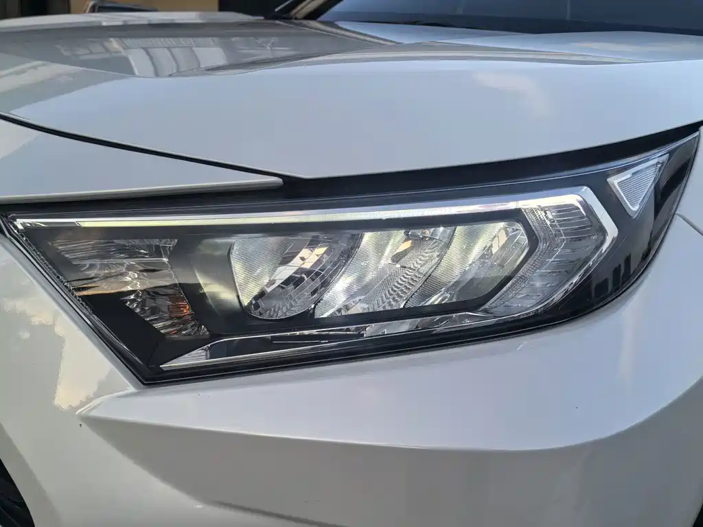 Toyota RAV4 — фото 34