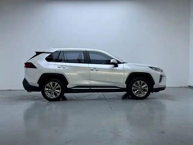 Toyota Wildlander — фото 10