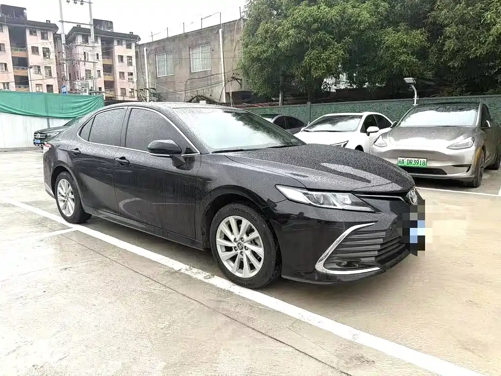 Toyota Camry — фото 3