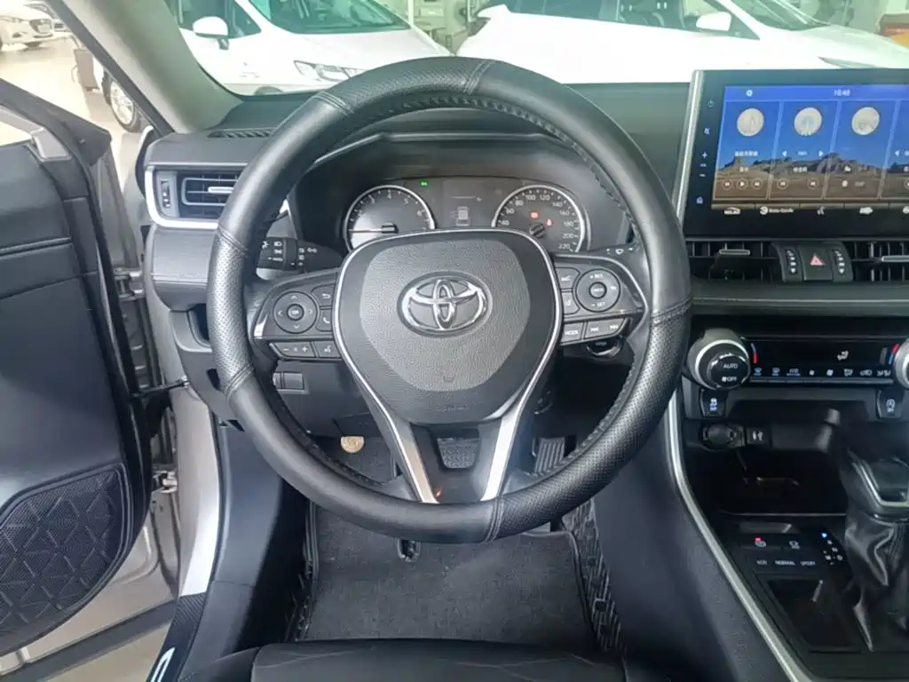 Toyota Wildlander — фото 11