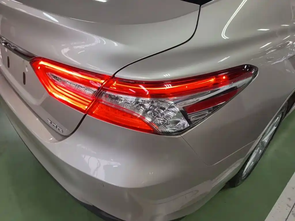 Toyota Camry — фото 8