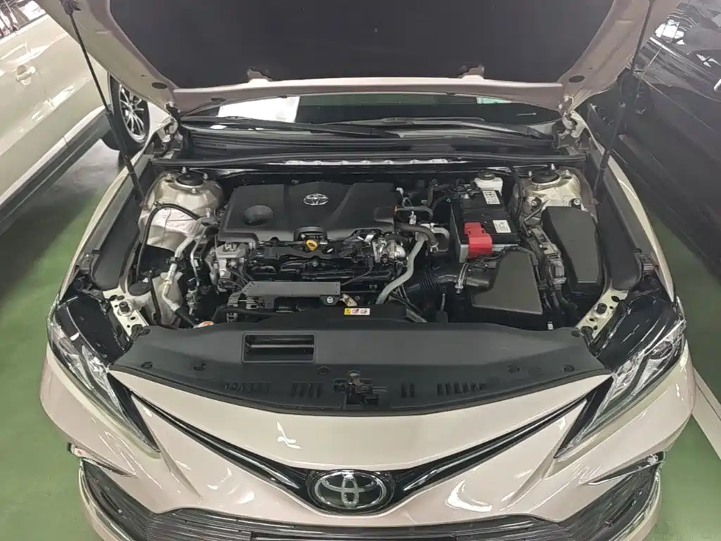 Toyota Camry — фото 20