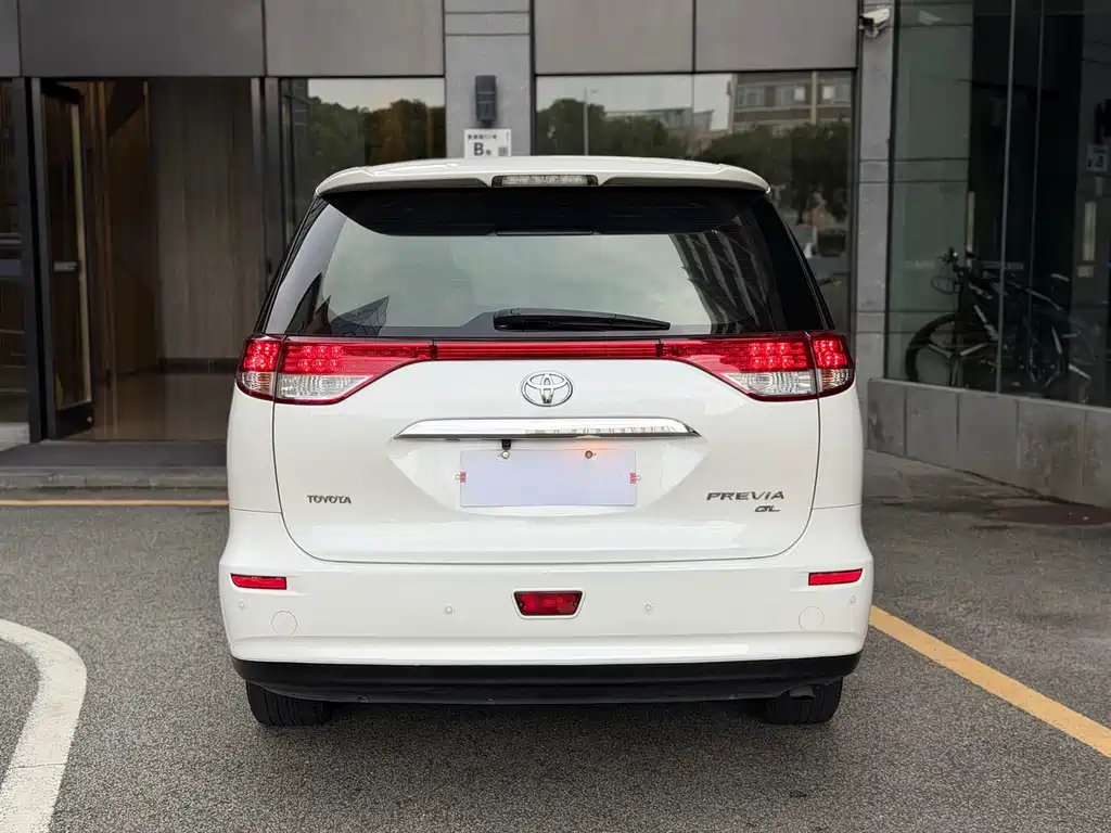 Toyota Previa — фото 20
