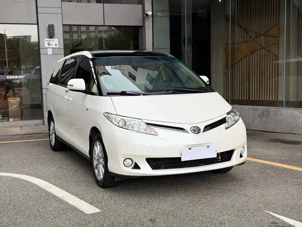 Toyota Previa — фото 3