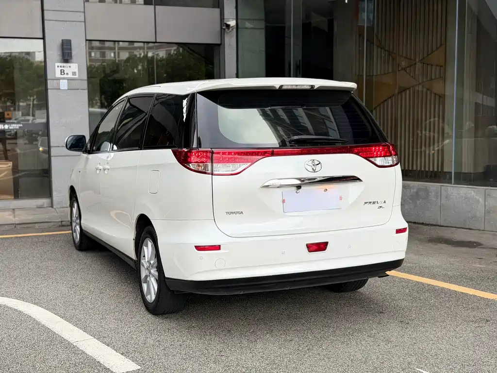 Toyota Previa — фото 21