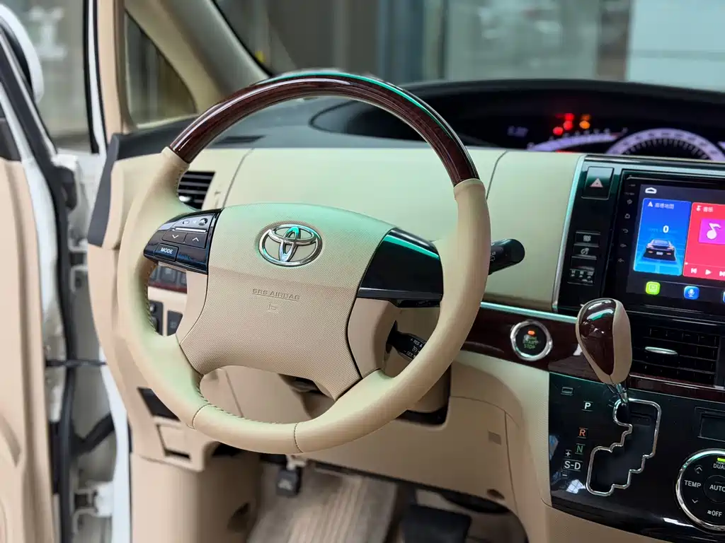 Toyota Previa — фото 9