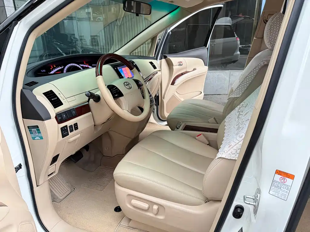 Toyota Previa — фото 10