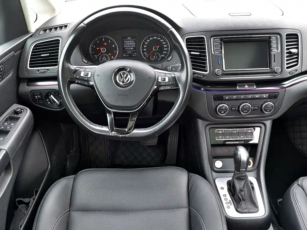 Volkswagen Sharan — фото 11