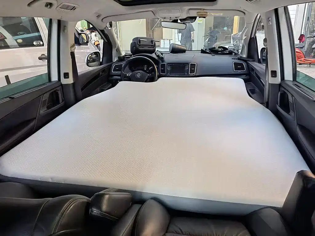 Volkswagen Sharan — фото 25