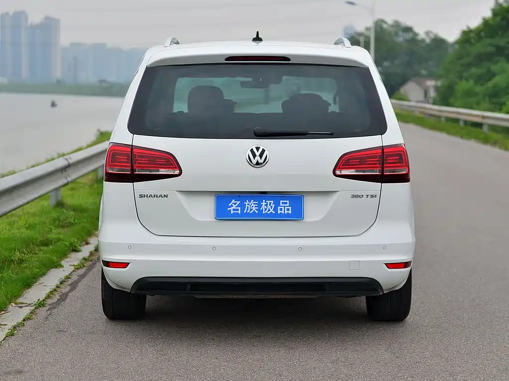 Volkswagen Sharan — фото 7