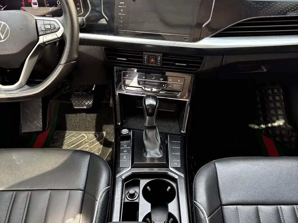 Volkswagen Passat — фото 11