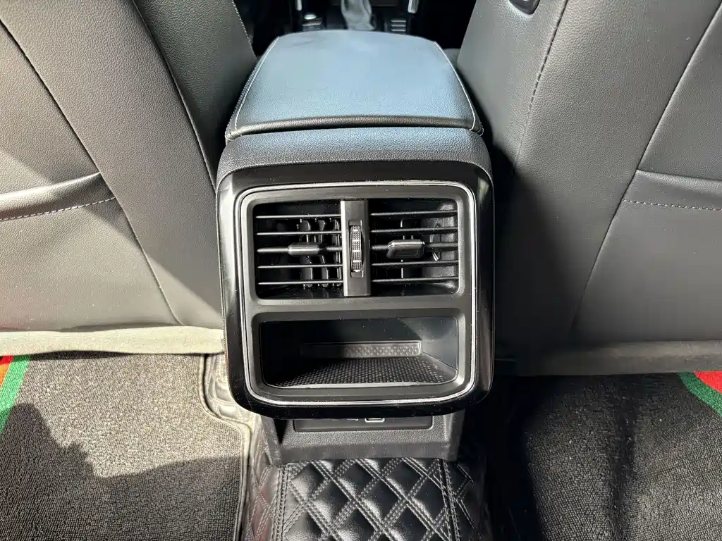 Volkswagen Passat — фото 17