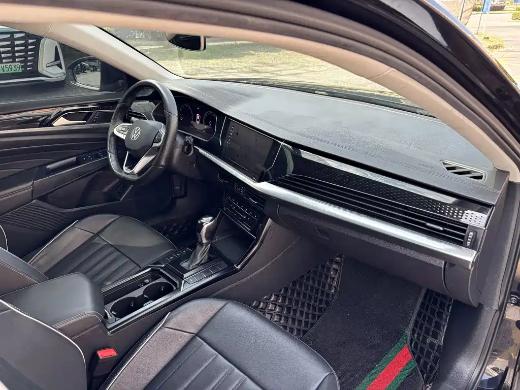 Volkswagen Passat — фото 20