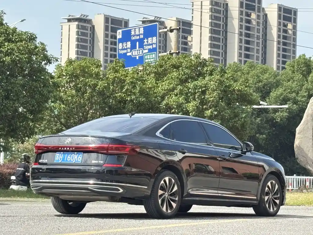 Volkswagen Passat — фото 3