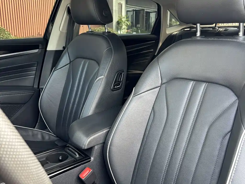 Volkswagen Passat — фото 8