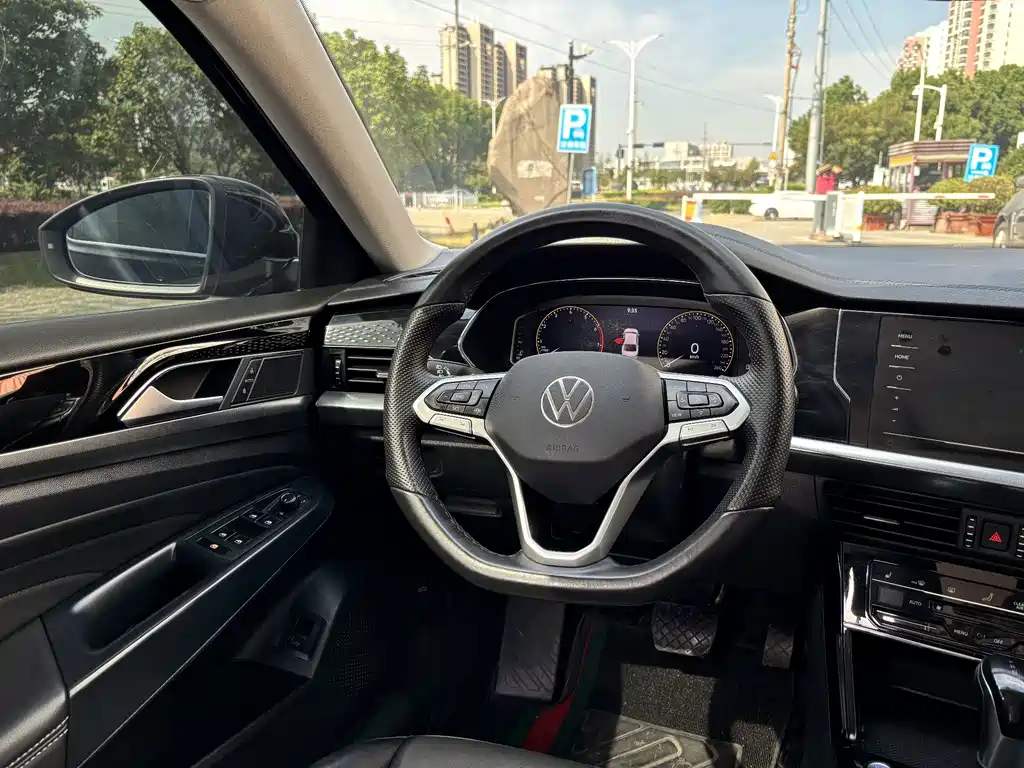Volkswagen Passat — фото 10