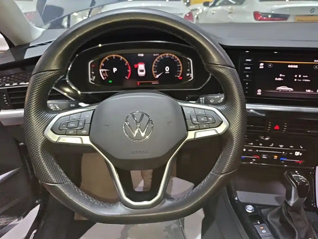 Volkswagen Passat — фото 11