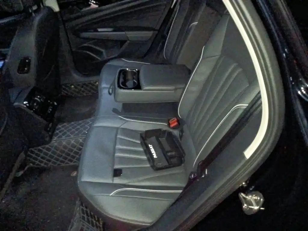 Volkswagen Passat — фото 13